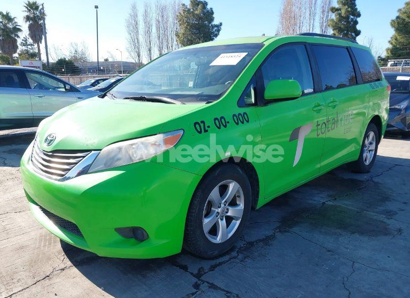 Photo 6 of 2014 Toyota Sienna LE V6 8 PASSENGER (VIN 5TDKK3DCXES475099)