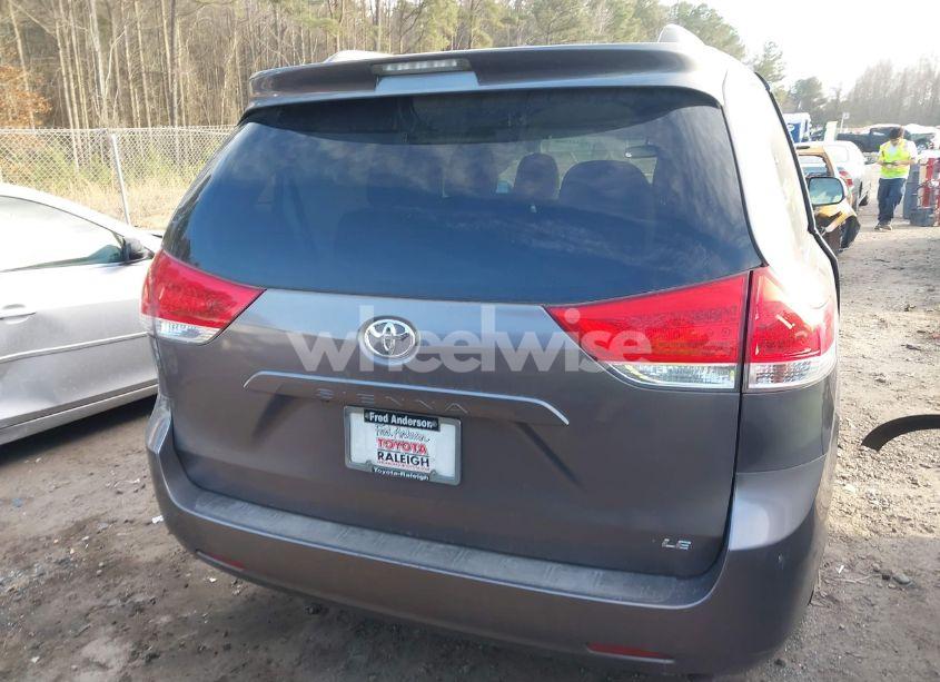 Photo 16 of 2014 Toyota Sienna LE V6 8 PASSENGER (VIN 5TDKK3DCXES488368)