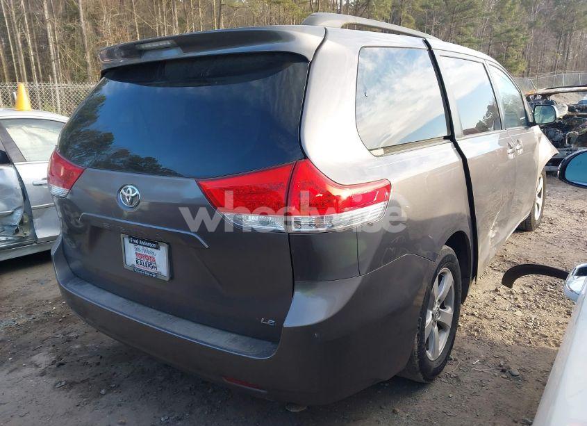 Photo 4 of 2014 Toyota Sienna LE V6 8 PASSENGER (VIN 5TDKK3DCXES488368)