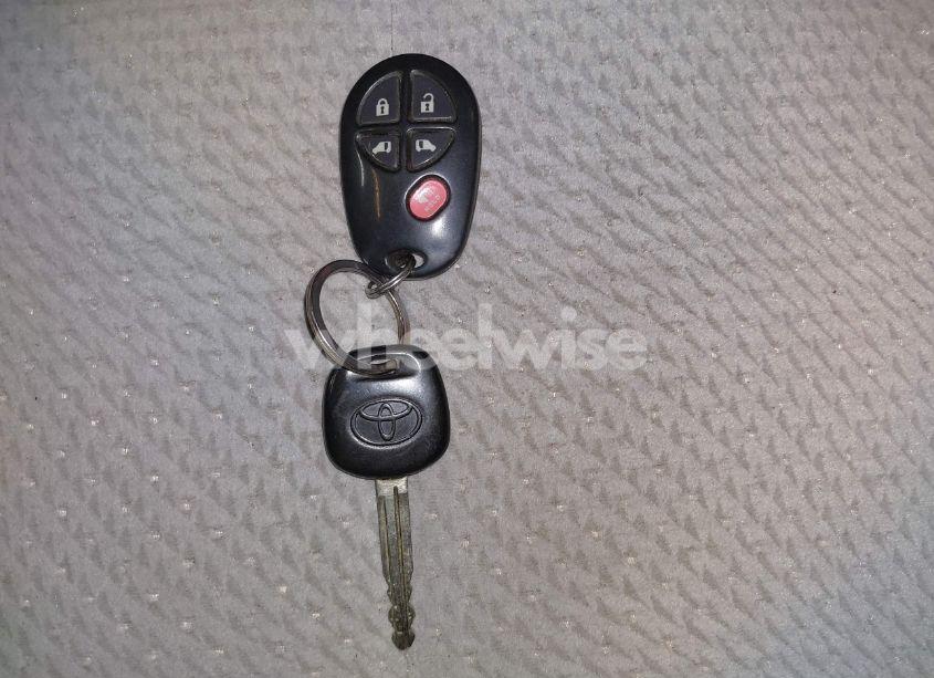 Photo 11 of 2014 Toyota Sienna LE V6 8 PASSENGER (VIN 5TDKK3DCXES499628)