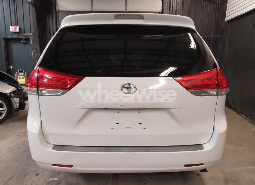 Photo 17 of 2014 Toyota Sienna LE V6 8 PASSENGER (VIN 5TDKK3DCXES499628)