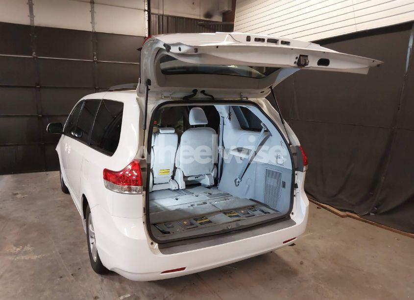 Photo 3 of 2014 Toyota Sienna LE V6 8 PASSENGER (VIN 5TDKK3DCXES499628)