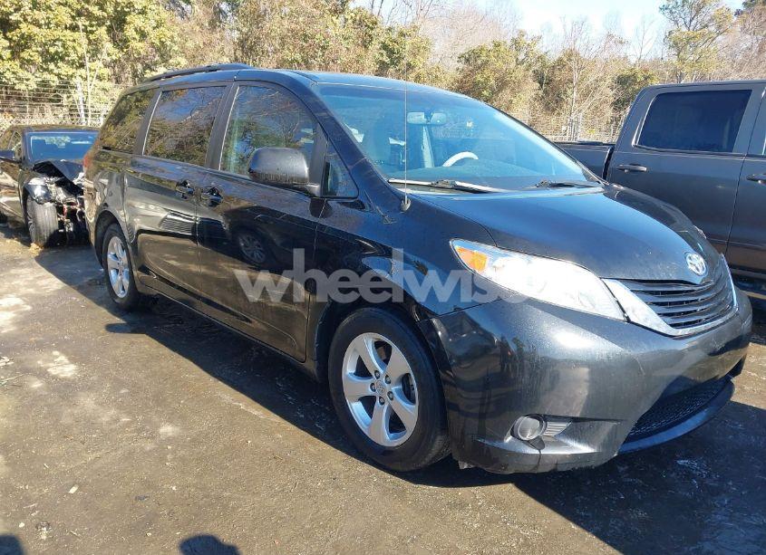 2014 Toyota Sienna LE V6 8 PASSENGER (VIN 5TDKK3DCXES504147) main photo