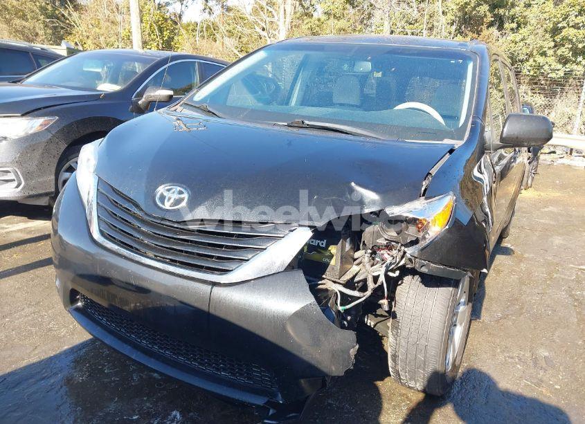 Photo 12 of 2014 Toyota Sienna LE V6 8 PASSENGER (VIN 5TDKK3DCXES504147)