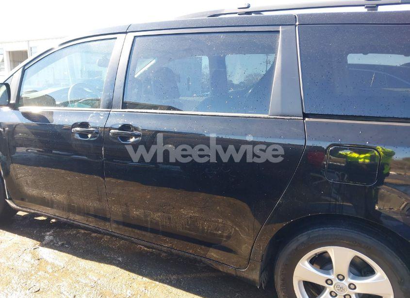 Photo 14 of 2014 Toyota Sienna LE V6 8 PASSENGER (VIN 5TDKK3DCXES504147)