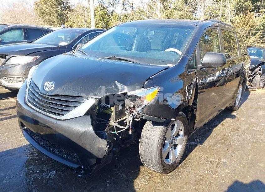 Photo 2 of 2014 Toyota Sienna LE V6 8 PASSENGER (VIN 5TDKK3DCXES504147)