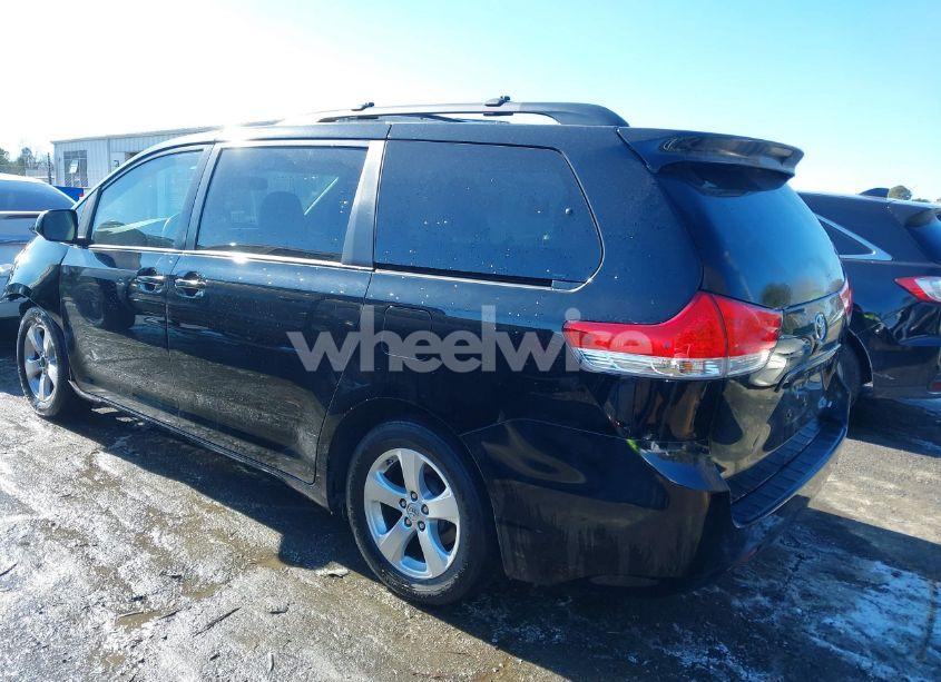 Photo 3 of 2014 Toyota Sienna LE V6 8 PASSENGER (VIN 5TDKK3DCXES504147)