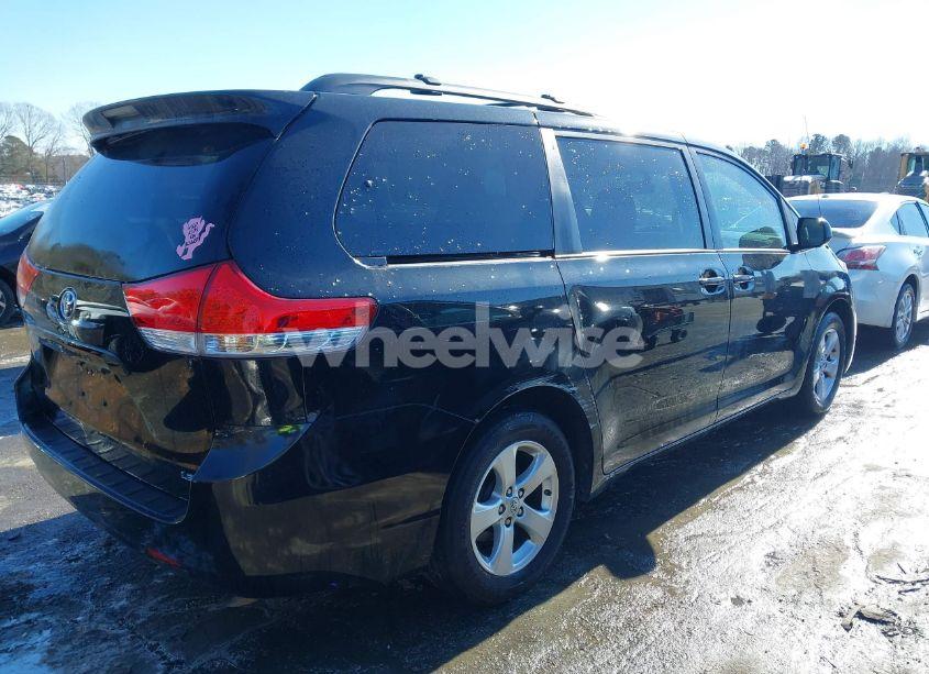 Photo 4 of 2014 Toyota Sienna LE V6 8 PASSENGER (VIN 5TDKK3DCXES504147)