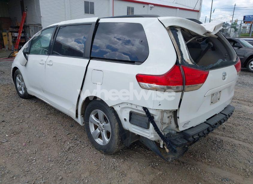 Photo 3 of 2014 Toyota Sienna LE V6 8 PASSENGER (VIN 5TDKK3DCXES512006)