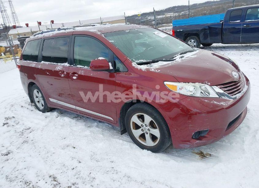 2015 Toyota Sienna LE 8 PASSENGER (VIN 5TDKK3DCXFS630137) main photo