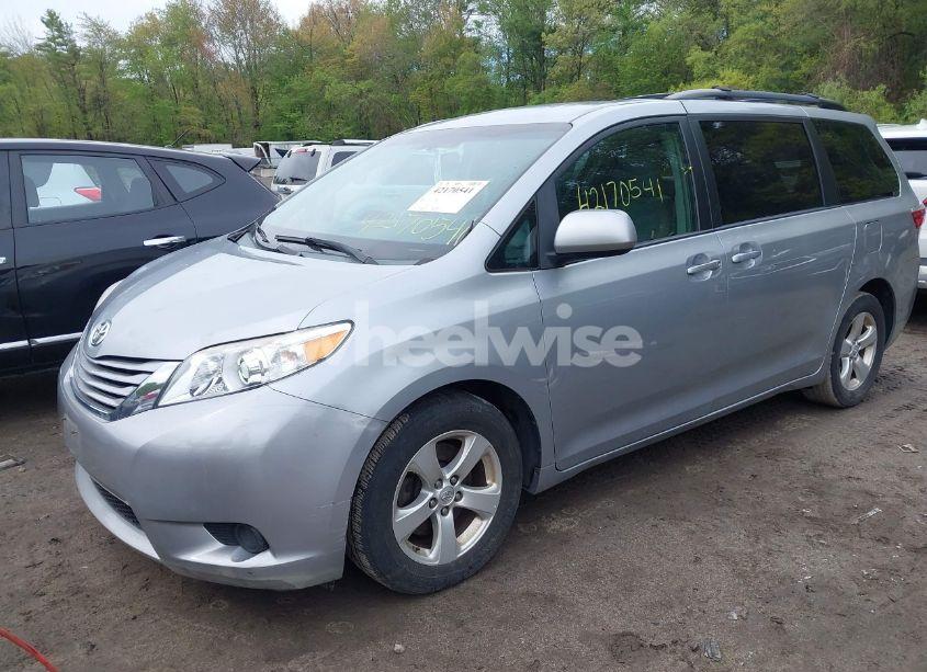 Photo 2 of 2016 Toyota Sienna LE 8 PASSENGER (VIN 5TDKK3DCXGS720356)
