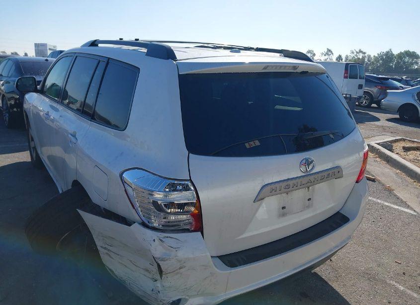 Photo 3 of 2010 Toyota Highlander SE V6 (VIN 5TDKK3EH0AS006284)