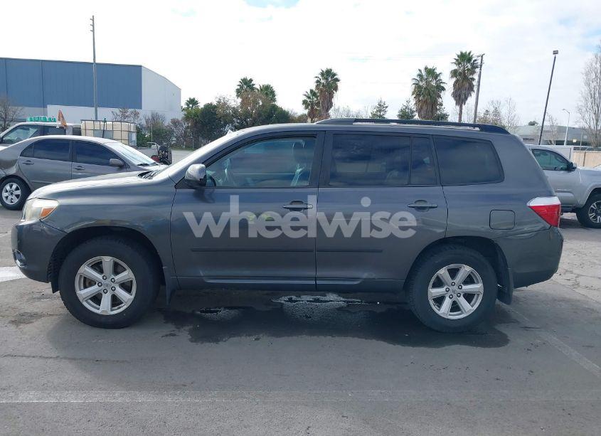Photo 14 of 2010 Toyota Highlander SE V6 (VIN 5TDKK3EH1AS019108)