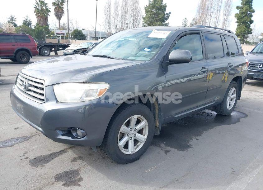 Photo 2 of 2010 Toyota Highlander SE V6 (VIN 5TDKK3EH1AS019108)