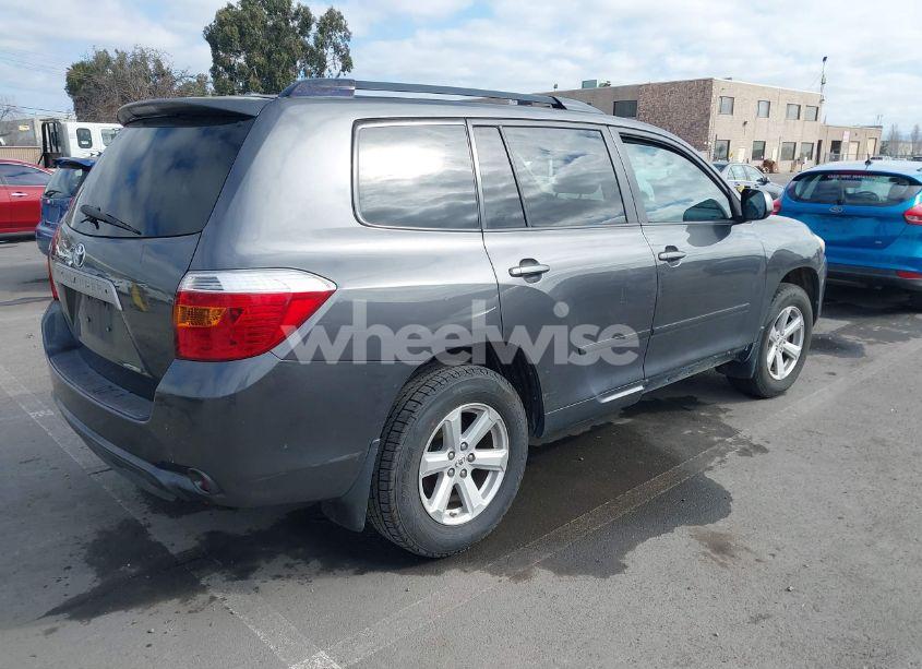 Photo 4 of 2010 Toyota Highlander SE V6 (VIN 5TDKK3EH1AS019108)