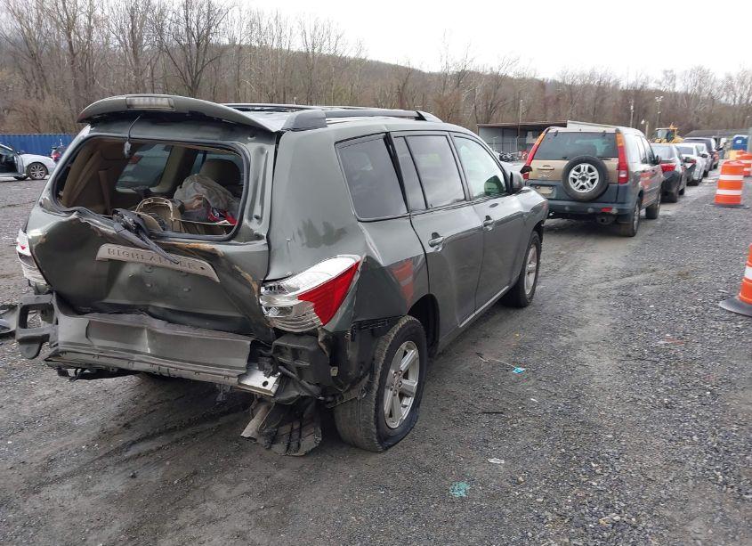 Photo 4 of 2010 Toyota Highlander SE V6 (VIN 5TDKK3EH2AS008196)