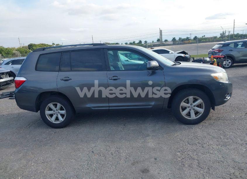 Photo 13 of 2010 Toyota Highlander SE V6 (VIN 5TDKK3EH3AS006666)