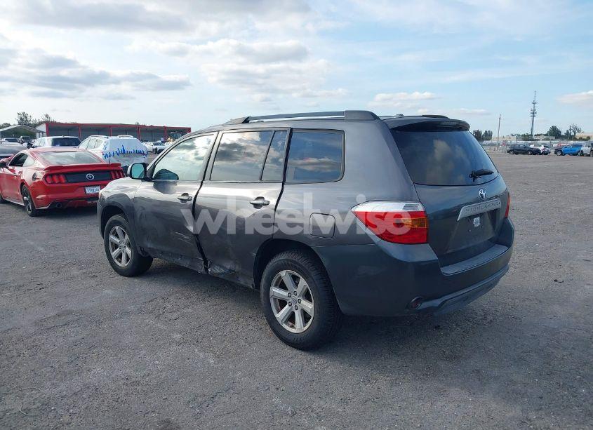 Photo 3 of 2010 Toyota Highlander SE V6 (VIN 5TDKK3EH3AS006666)