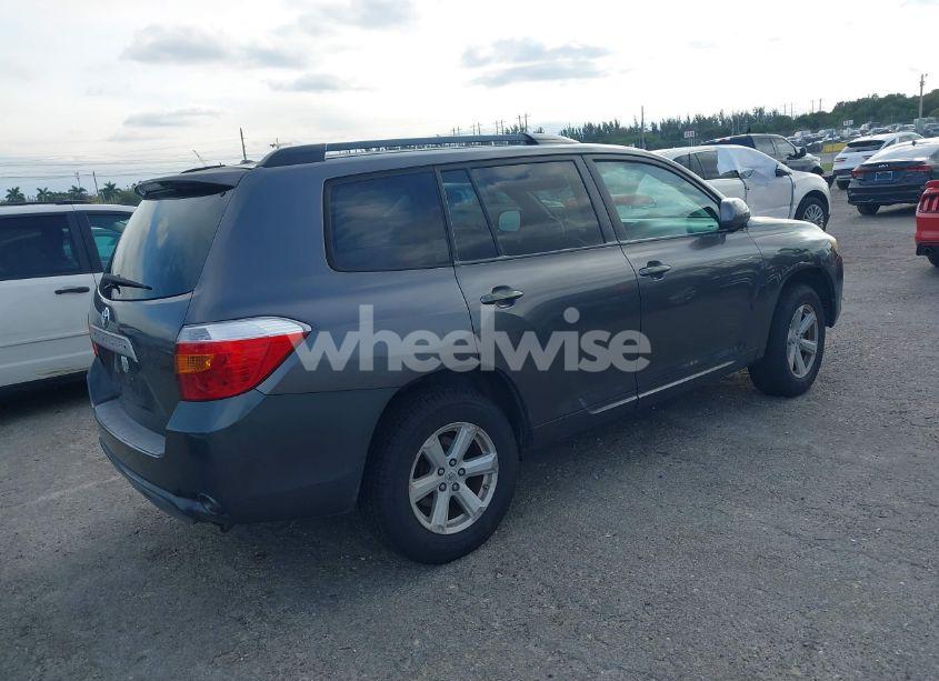 Photo 4 of 2010 Toyota Highlander SE V6 (VIN 5TDKK3EH3AS006666)