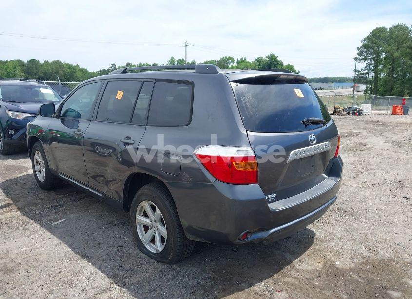 Photo 3 of 2010 Toyota Highlander SE V6 (VIN 5TDKK3EH4AS020253)