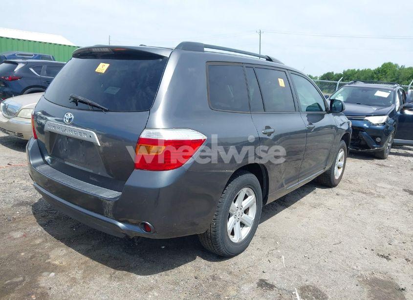 Photo 4 of 2010 Toyota Highlander SE V6 (VIN 5TDKK3EH4AS020253)
