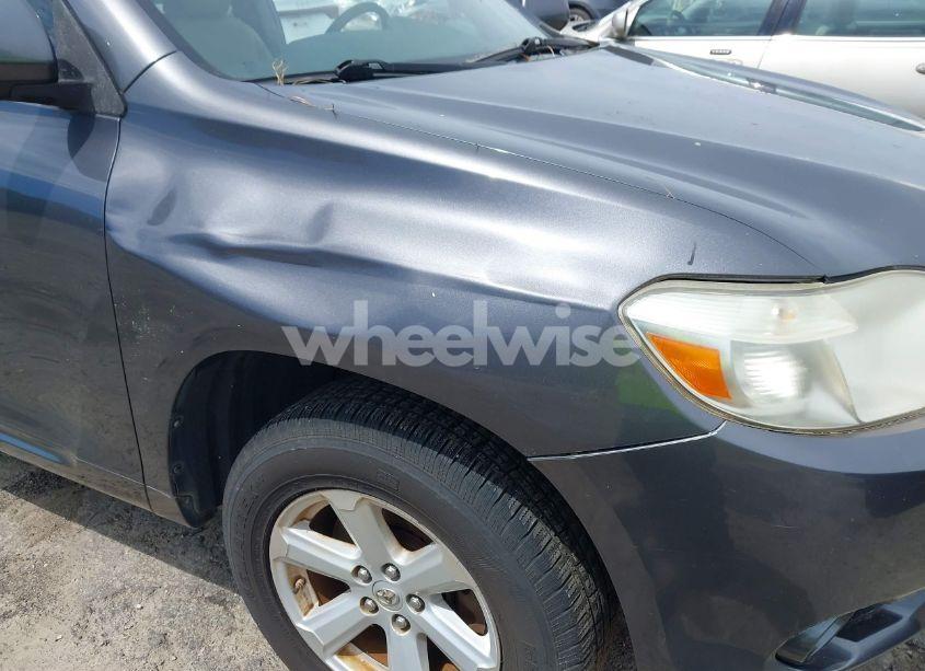 Photo 6 of 2010 Toyota Highlander SE V6 (VIN 5TDKK3EH4AS020253)