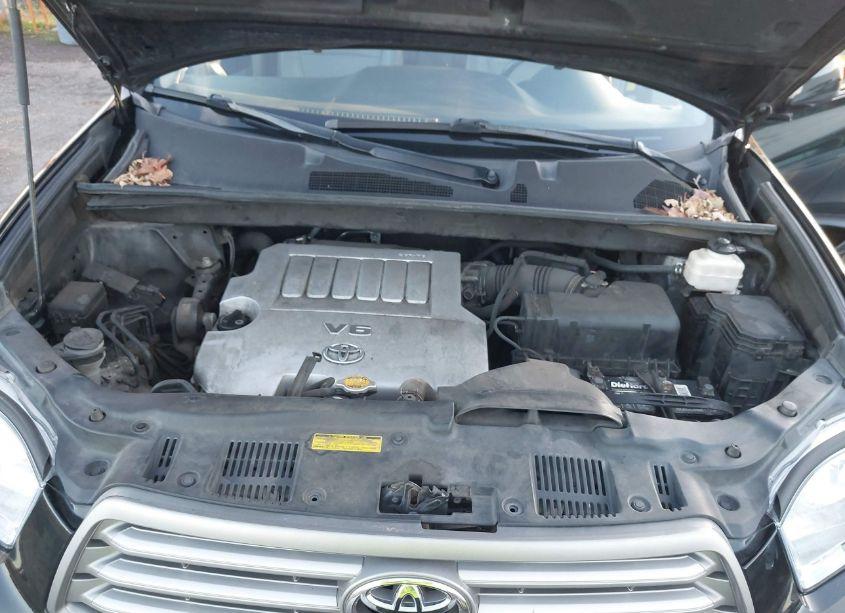Photo 10 of 2010 Toyota Highlander SE (VIN 5TDKK3EH5AS021492)