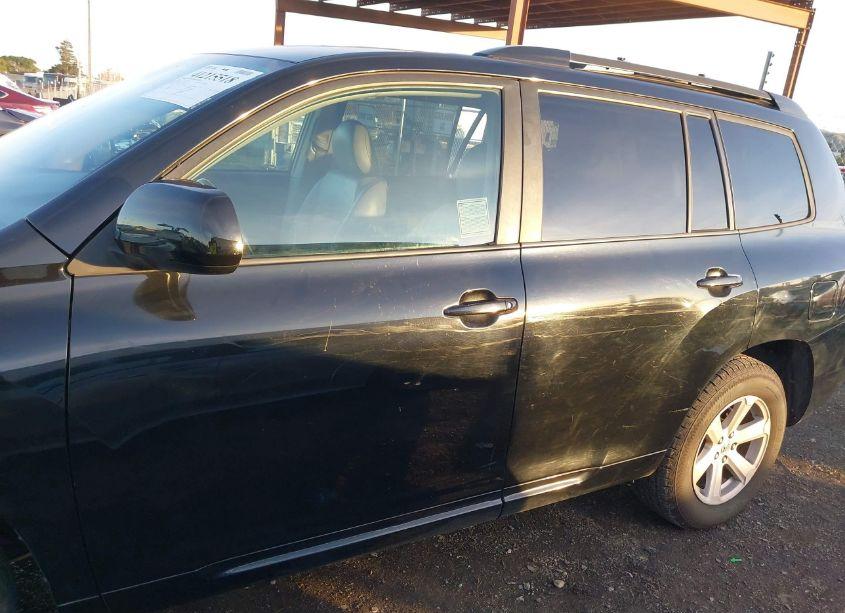 Photo 14 of 2010 Toyota Highlander SE (VIN 5TDKK3EH5AS021492)