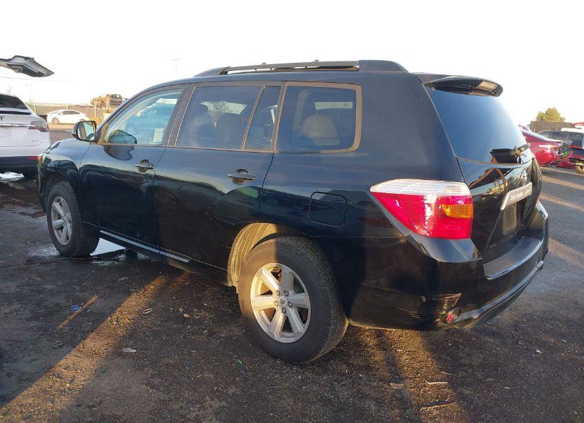 Photo 3 of 2010 Toyota Highlander SE (VIN 5TDKK3EH5AS021492)