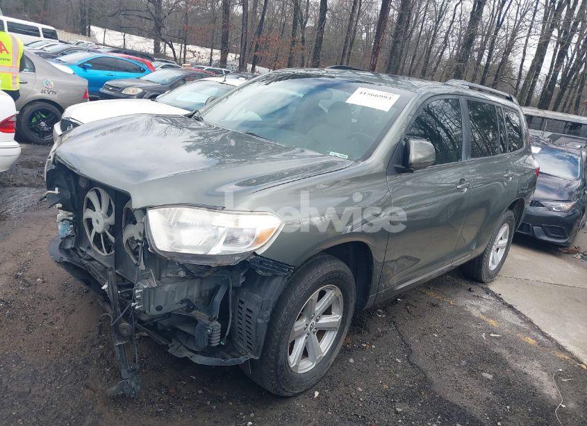 Photo 2 of 2010 Toyota Highlander SE V6 (VIN 5TDKK3EH6AS020948)