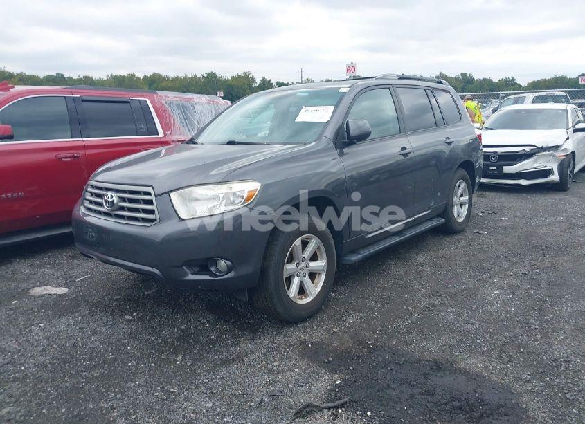 Photo 2 of 2010 Toyota Highlander SE V6 (VIN 5TDKK3EH7AS006136)