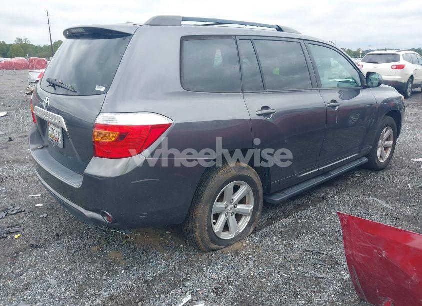 Photo 4 of 2010 Toyota Highlander SE V6 (VIN 5TDKK3EH7AS006136)