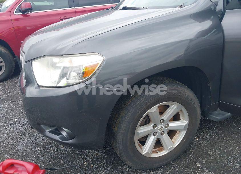 Photo 6 of 2010 Toyota Highlander SE V6 (VIN 5TDKK3EH7AS006136)