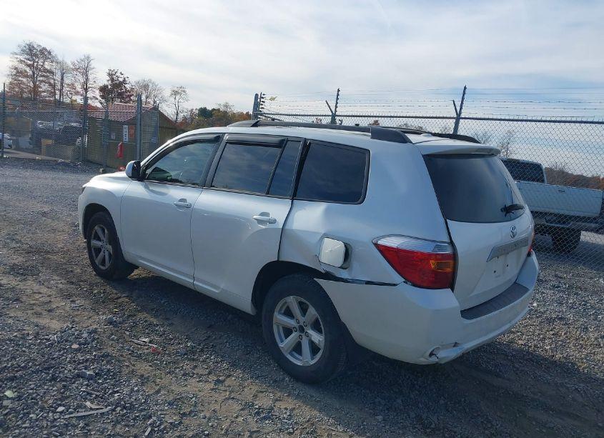 Photo 3 of 2010 Toyota Highlander SE V6 (VIN 5TDKK3EH7AS008808)