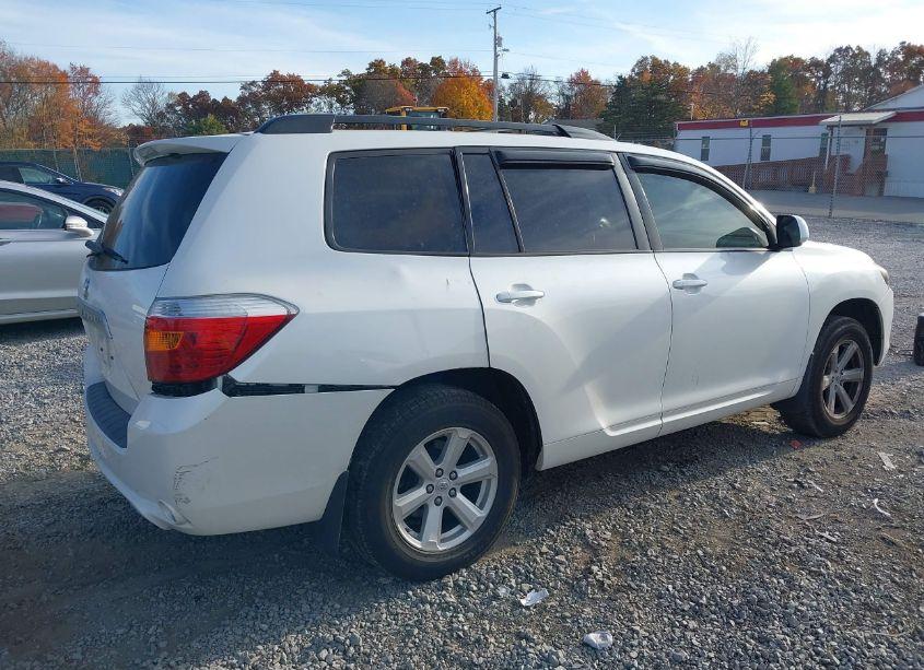 Photo 4 of 2010 Toyota Highlander SE V6 (VIN 5TDKK3EH7AS008808)