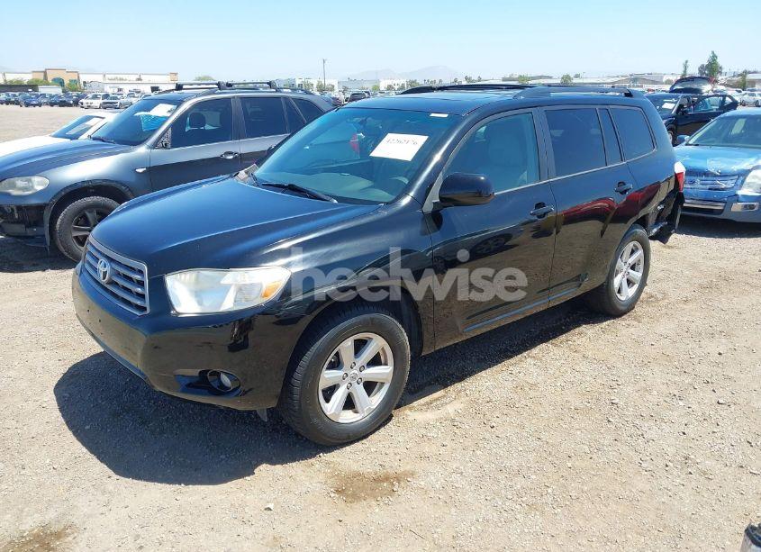 Photo 2 of 2010 Toyota Highlander SE V6 (VIN 5TDKK3EH9AS022516)