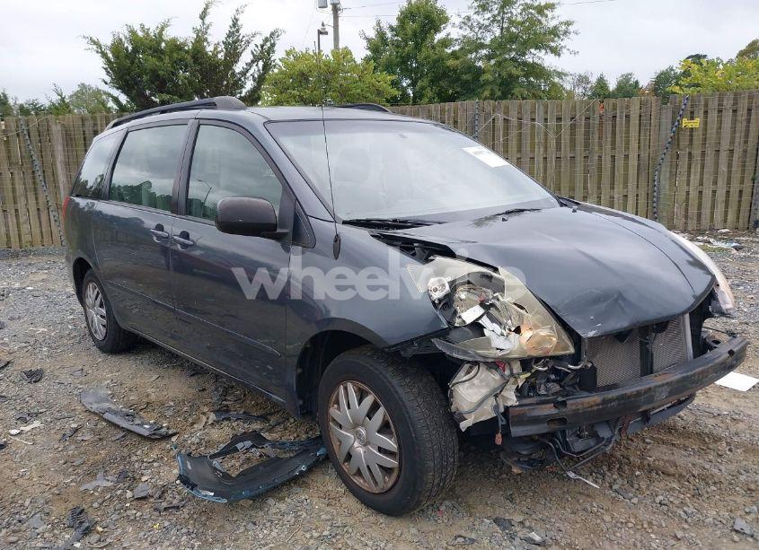 2010 Toyota Sienna CE (VIN 5TDKK4CC0AS300460) main photo