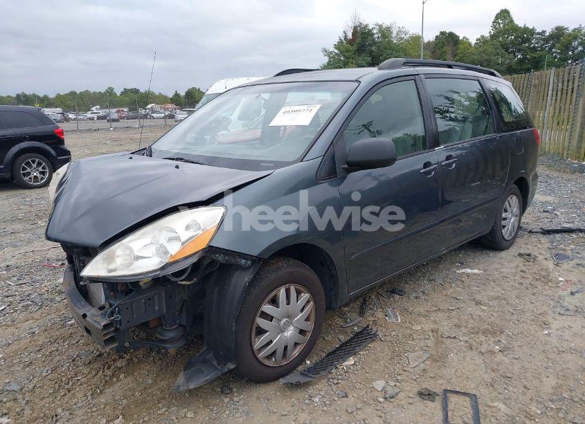 Photo 2 of 2010 Toyota Sienna CE (VIN 5TDKK4CC0AS300460)