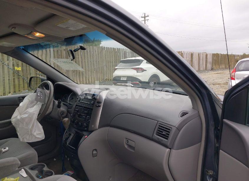 Photo 5 of 2010 Toyota Sienna CE (VIN 5TDKK4CC0AS300460)