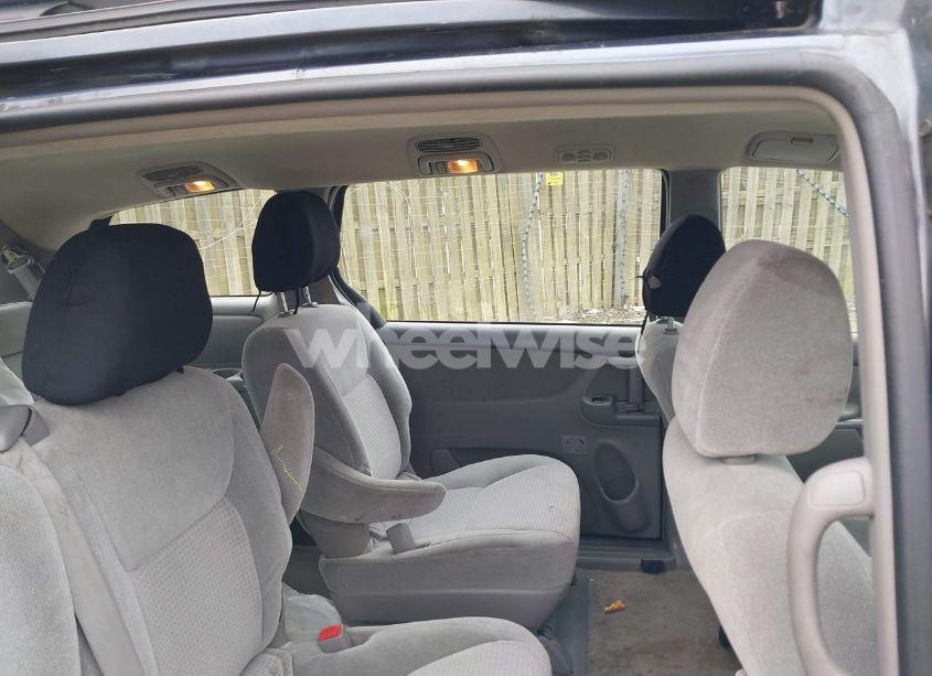 Photo 8 of 2010 Toyota Sienna CE (VIN 5TDKK4CC0AS300460)