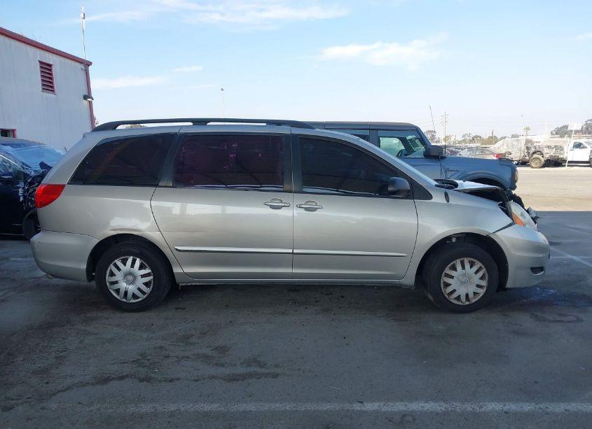 Photo 13 of 2010 Toyota Sienna CE (VIN 5TDKK4CC0AS305013)