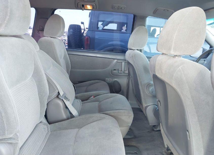 Photo 8 of 2010 Toyota Sienna CE (VIN 5TDKK4CC0AS305013)