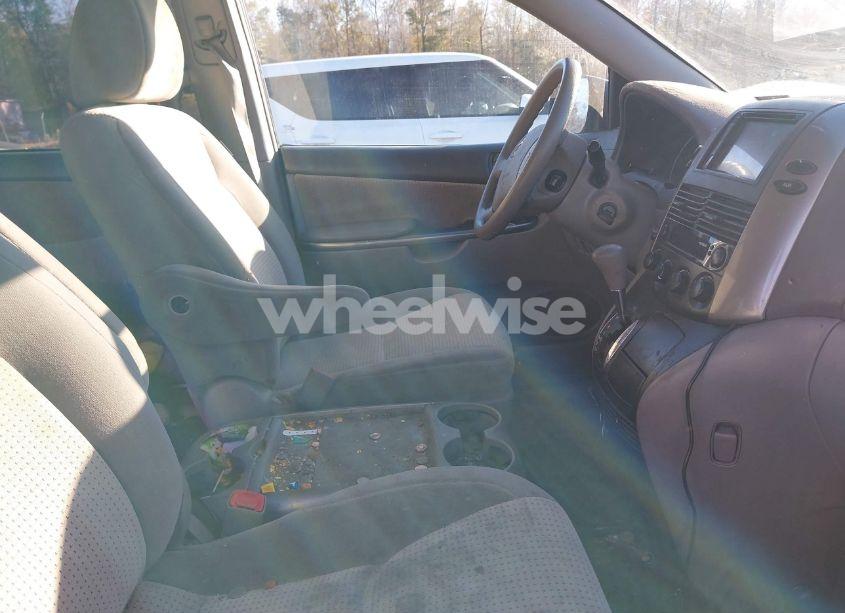 Photo 5 of 2010 Toyota Sienna LE (VIN 5TDKK4CC0AS312768)