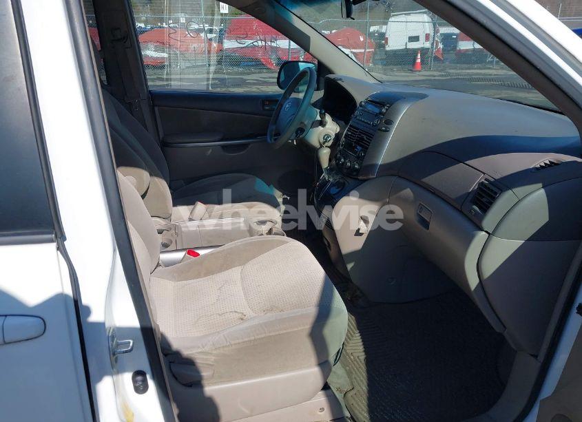 Photo 5 of 2010 Toyota Sienna LE (VIN 5TDKK4CC0AS329537)