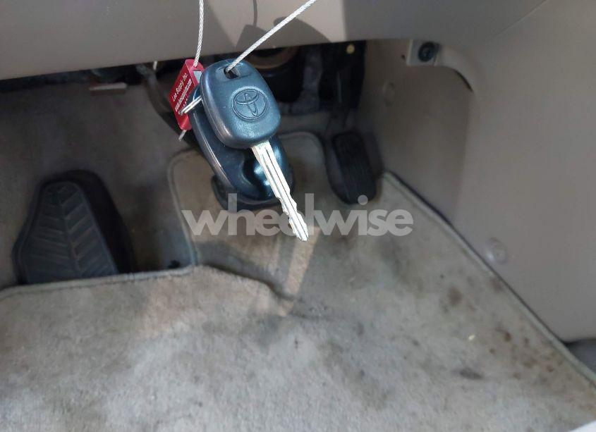 Photo 11 of 2010 Toyota Sienna LE (VIN 5TDKK4CC1AS299173)