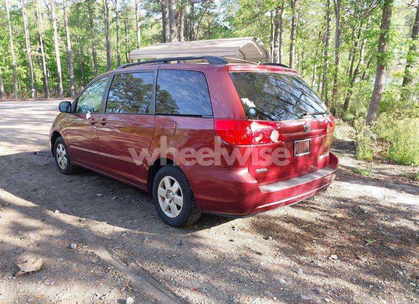 Photo 3 of 2010 Toyota Sienna LE (VIN 5TDKK4CC1AS299173)