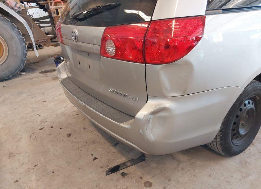 Photo 12 of 2010 Toyota Sienna LE (VIN 5TDKK4CC1AS313640)