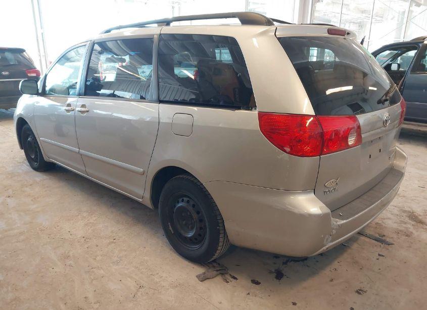 Photo 3 of 2010 Toyota Sienna LE (VIN 5TDKK4CC1AS313640)