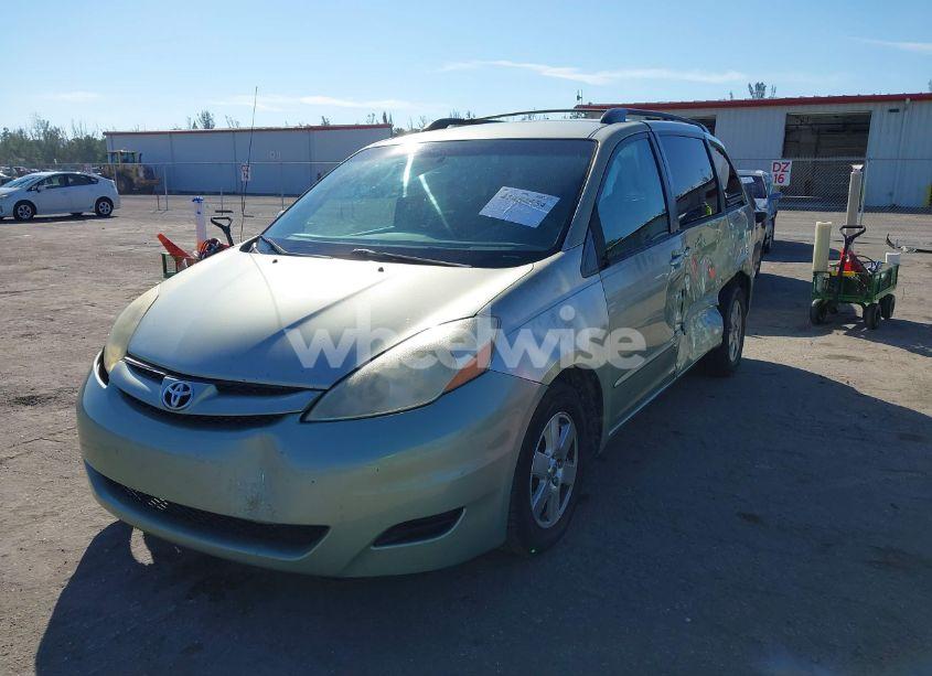 Photo 12 of 2010 Toyota Sienna LE (VIN 5TDKK4CC2AS329149)