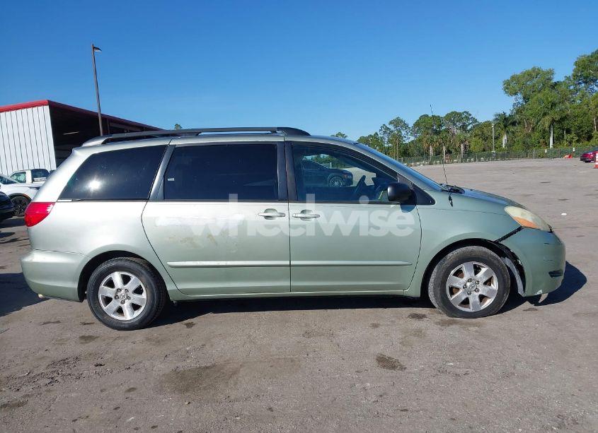 Photo 14 of 2010 Toyota Sienna LE (VIN 5TDKK4CC2AS329149)
